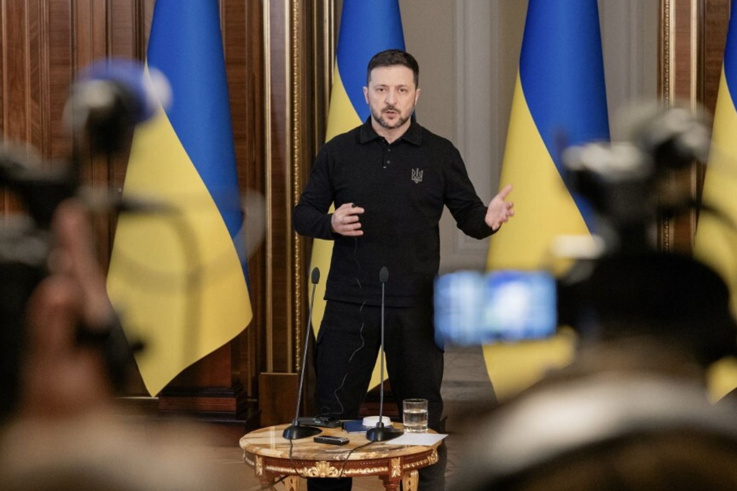 Zelensky: "La tregua di Pasqua regge ma sono numerose le violazioni russe"