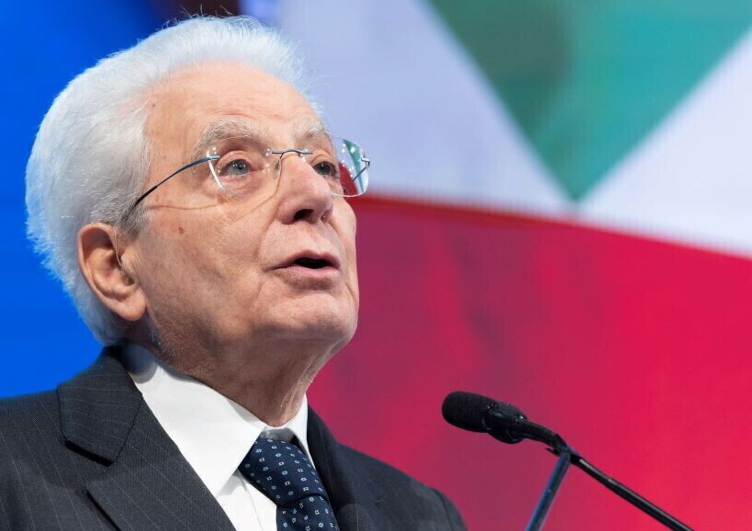 Gli auguri di Mattarella: "La Pasqua ispiri giustizia e dialogo"