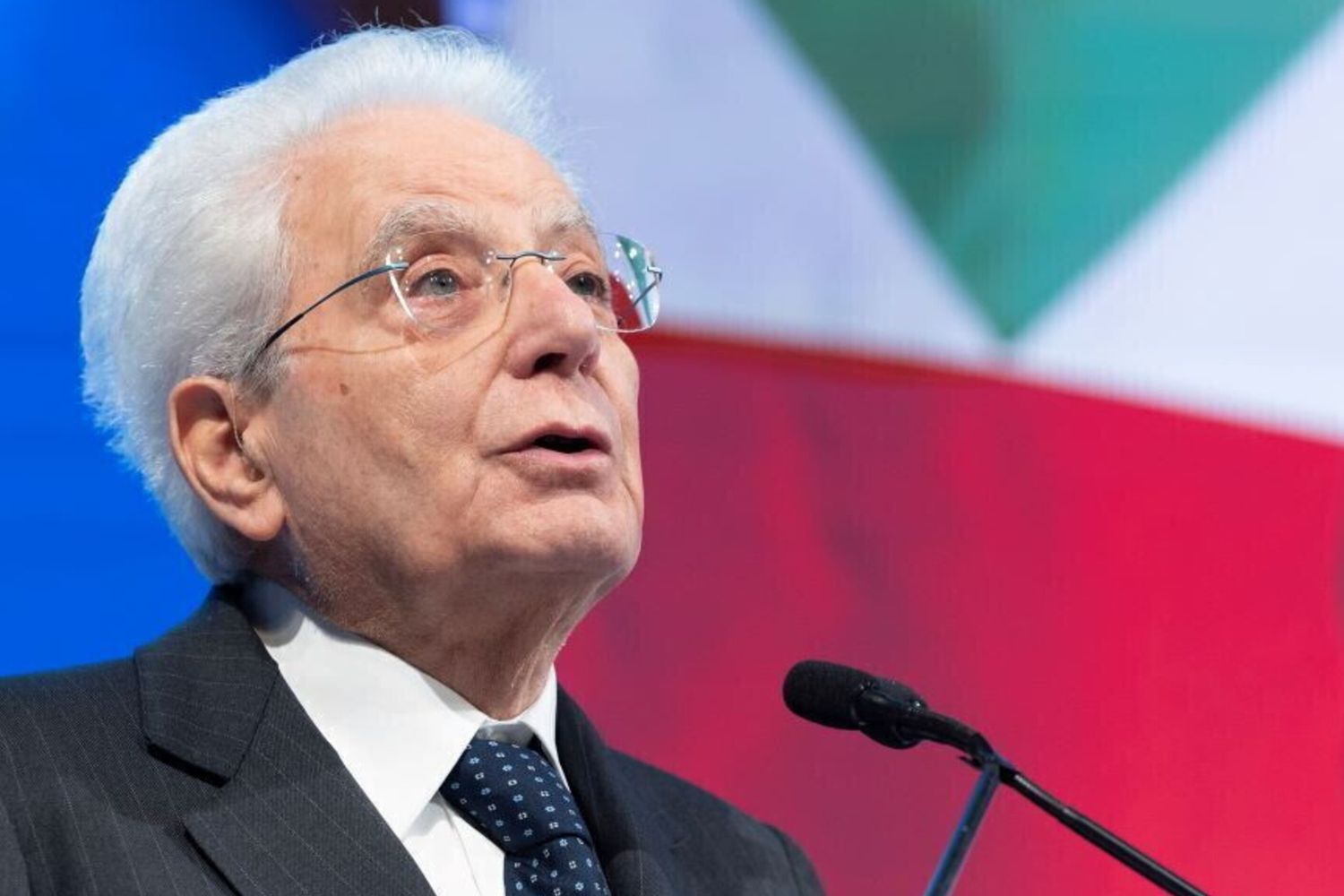 Gli auguri di Mattarella: "La Pasqua ispiri giustizia e dialogo"