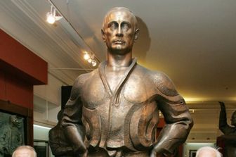 tsereteli morto artista statue giganti putin russia