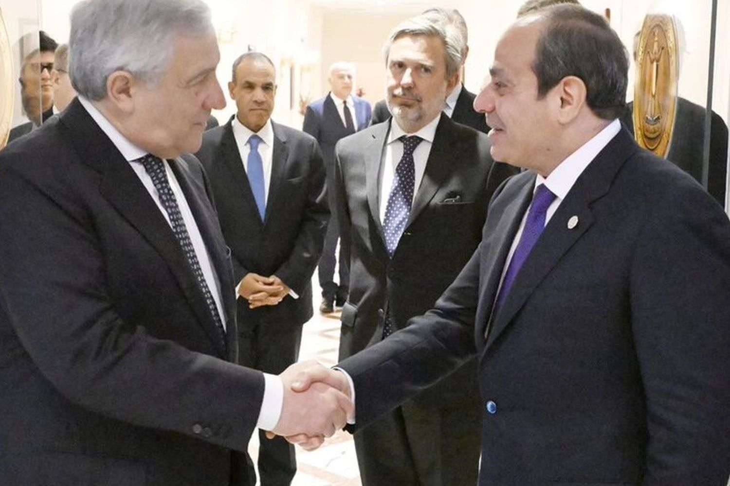 En visite en Egypte le ministre Tajani remercie Al-Sissi