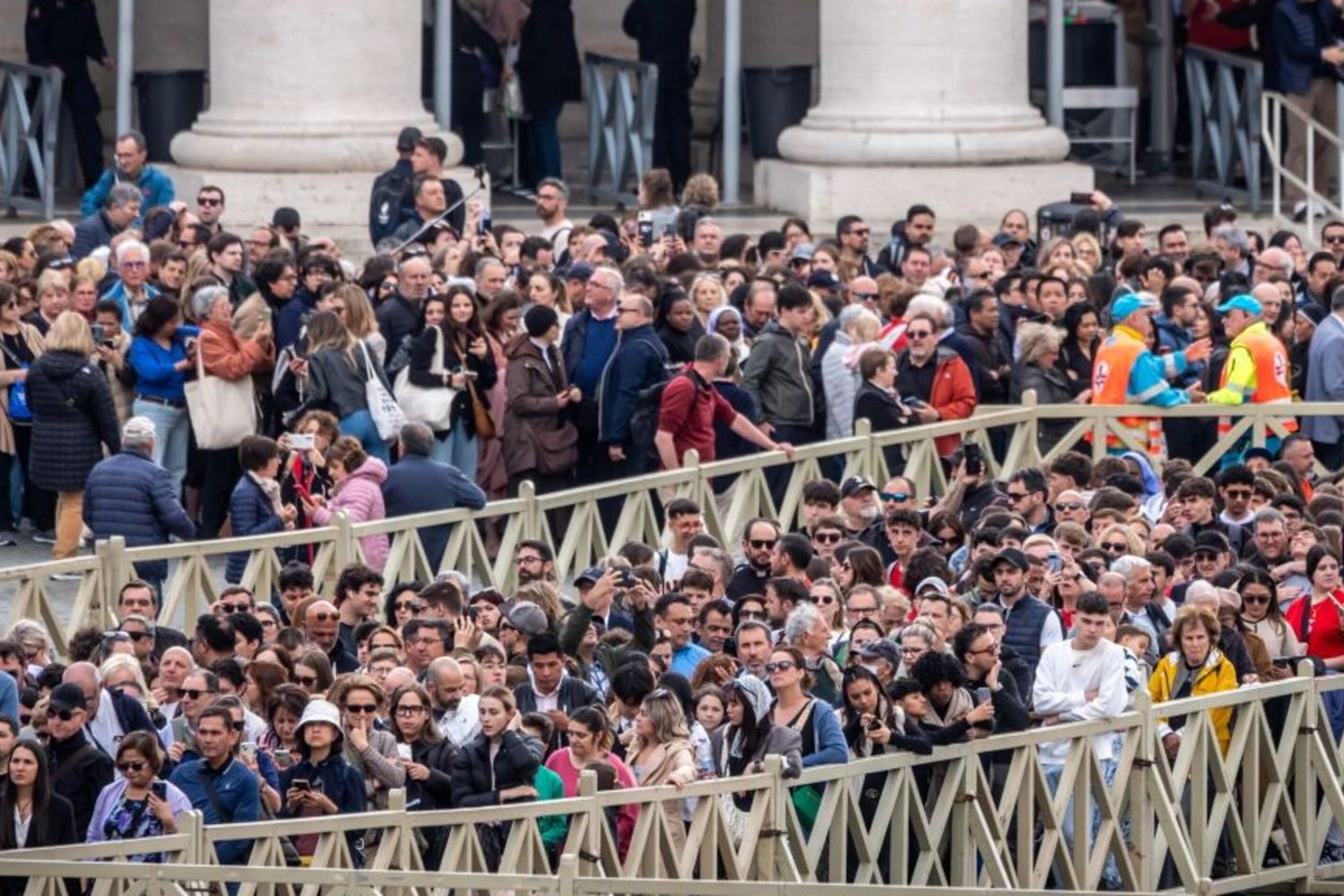 L'ultimo saluto al Papa