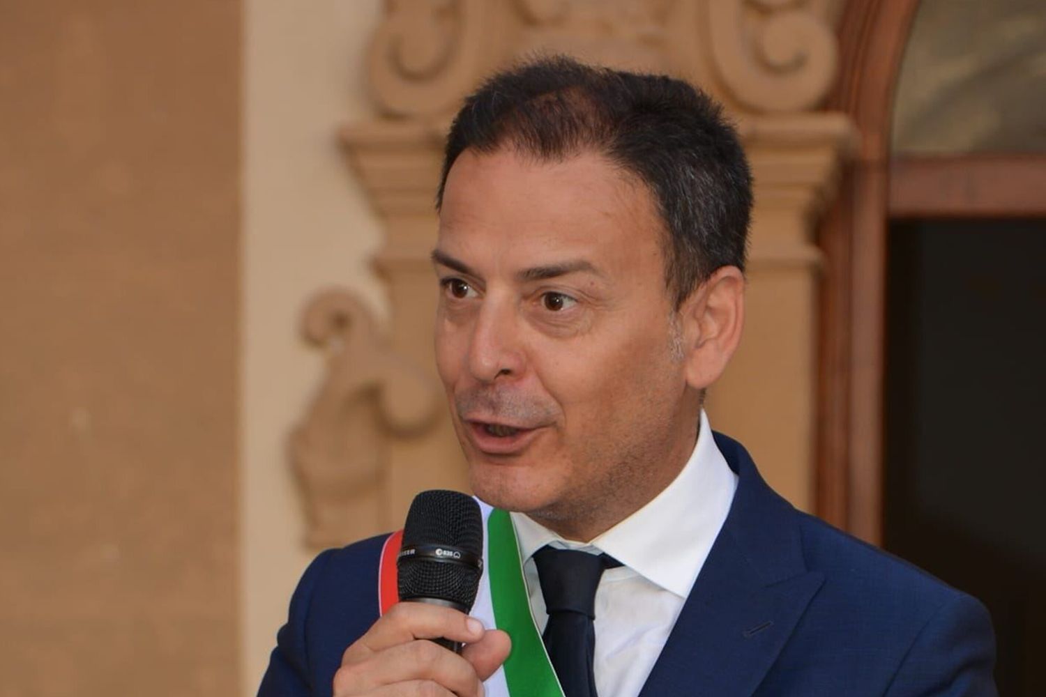 Crolla il tetto di un'azienda dismessa, muore un 14enne. Gravissimo un ragazzino di 13