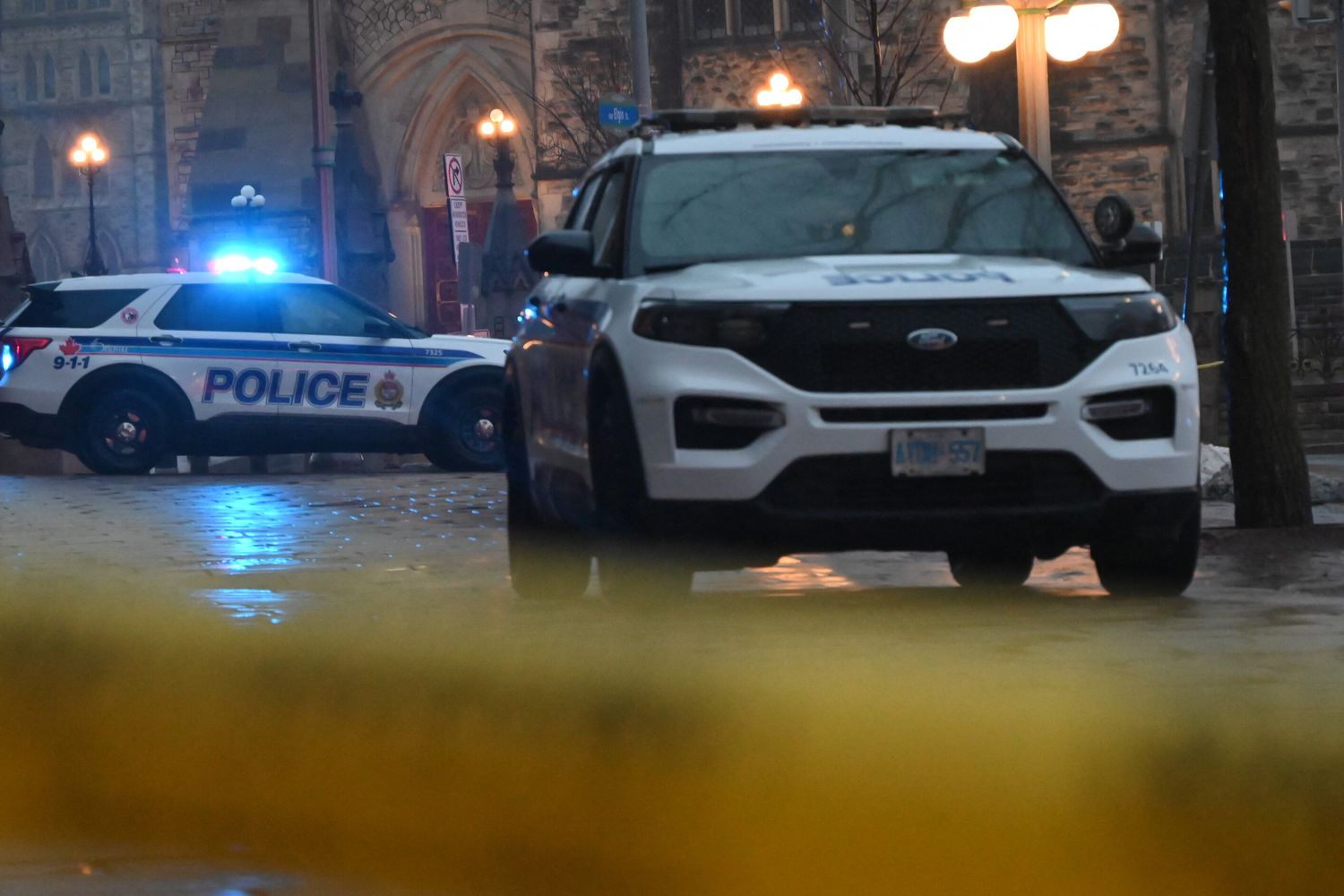 Auto sulla folla a Vancouver, diversi morti