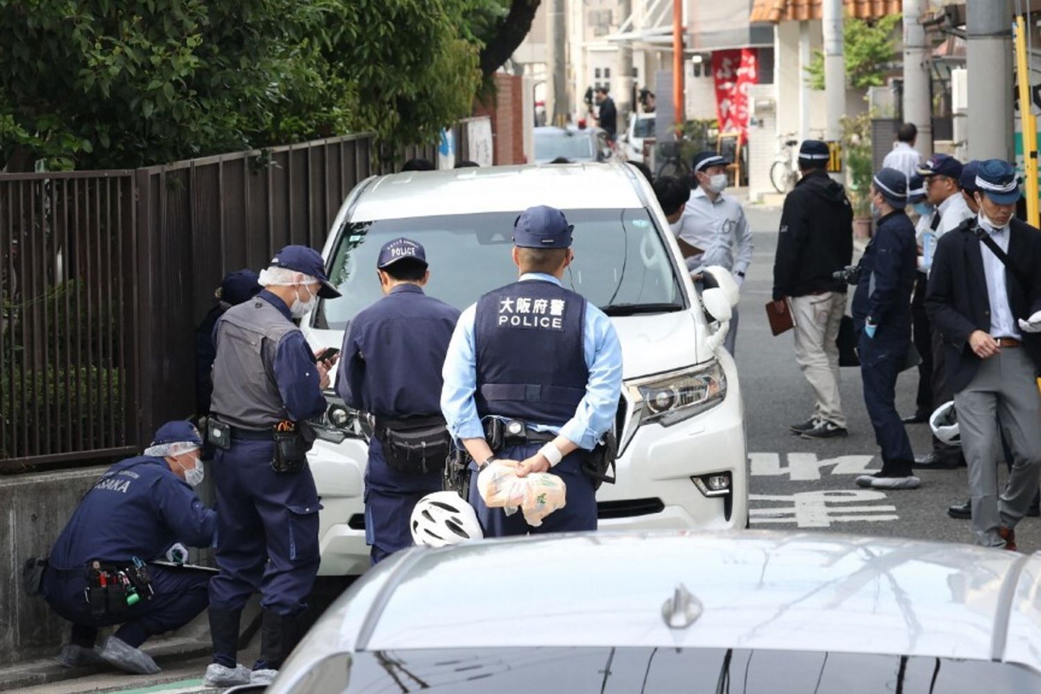 Auto piomba su un gruppo di bambini a Osaka