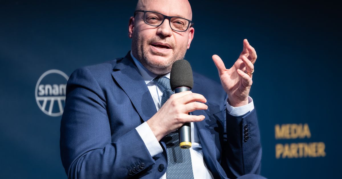 Fontana: "Il lavoro sia tutelato in dignità e sicurezza"