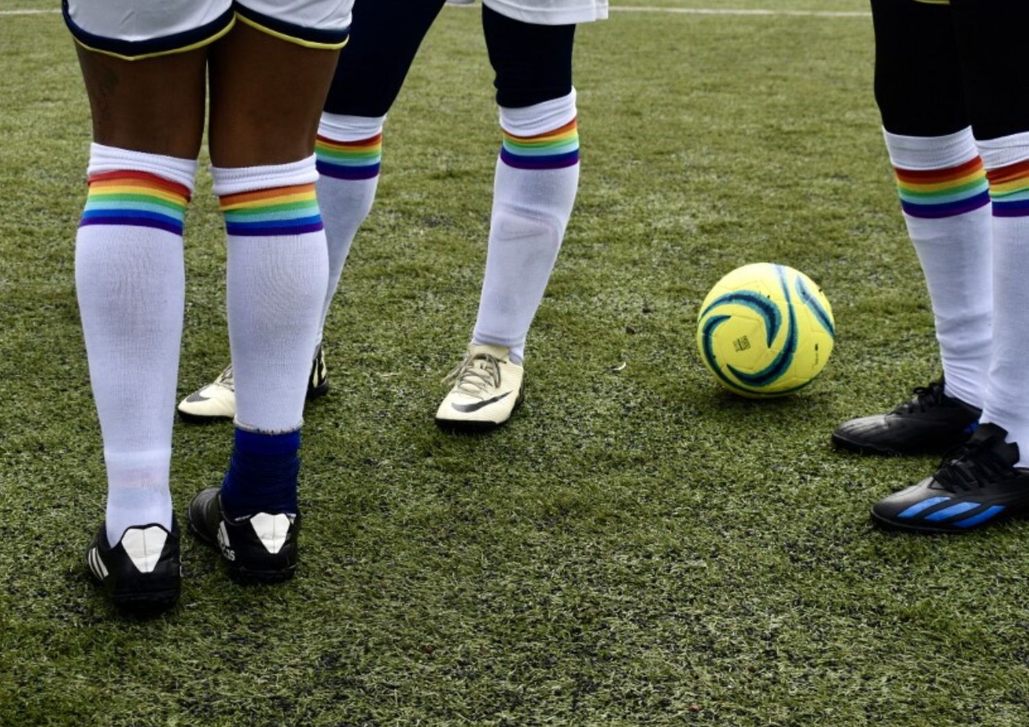 divieto-donne-transgender-calcio-femminile-giugno