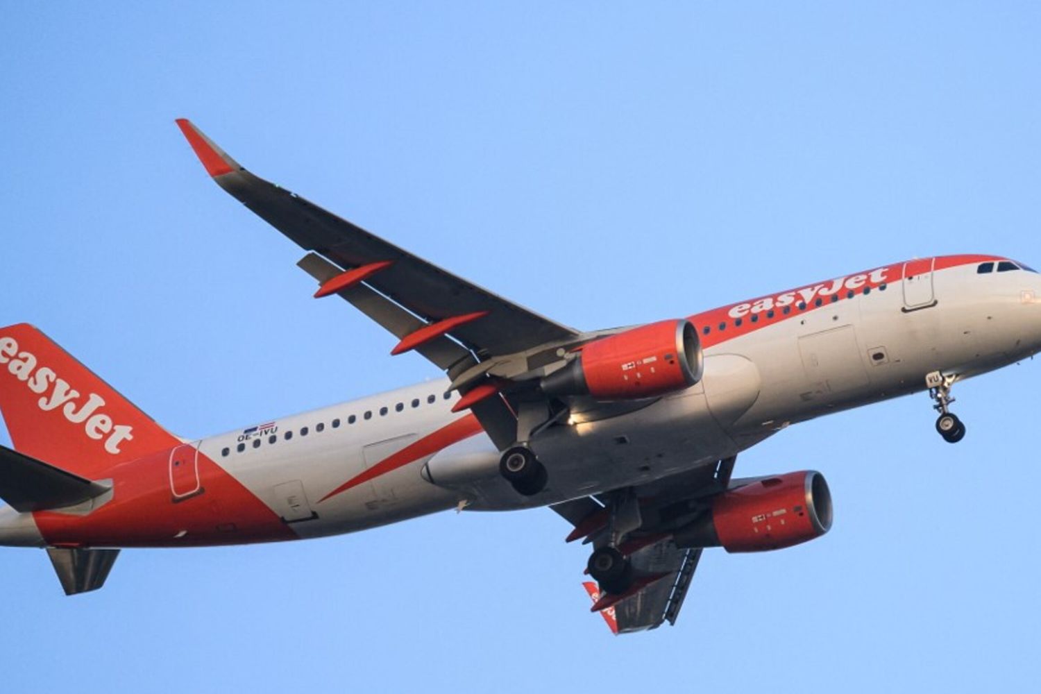 Fumo a bordo aereo Easyjet