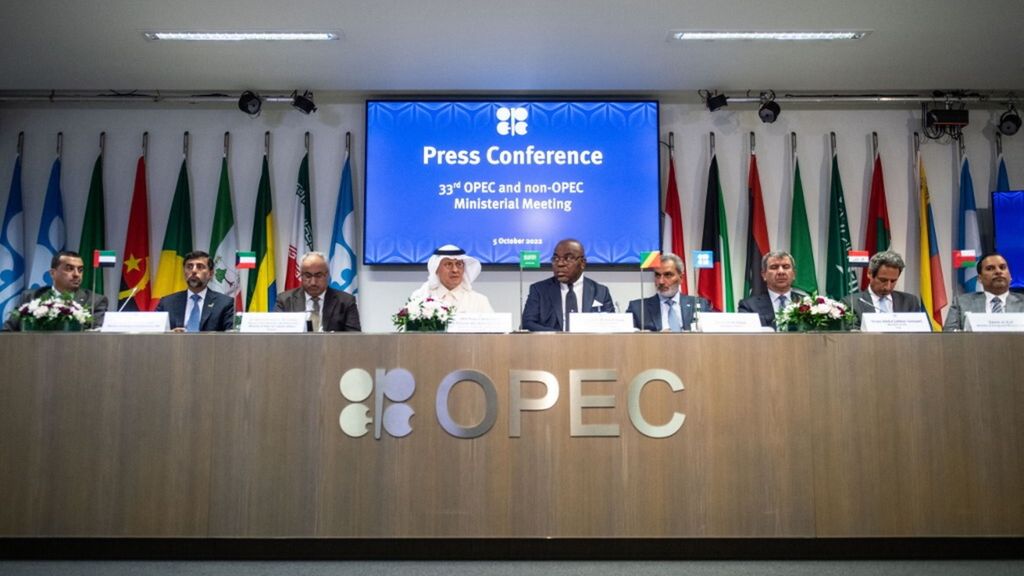 L'Opec+ sfida il mercato con un nuovo rialzo della produzione