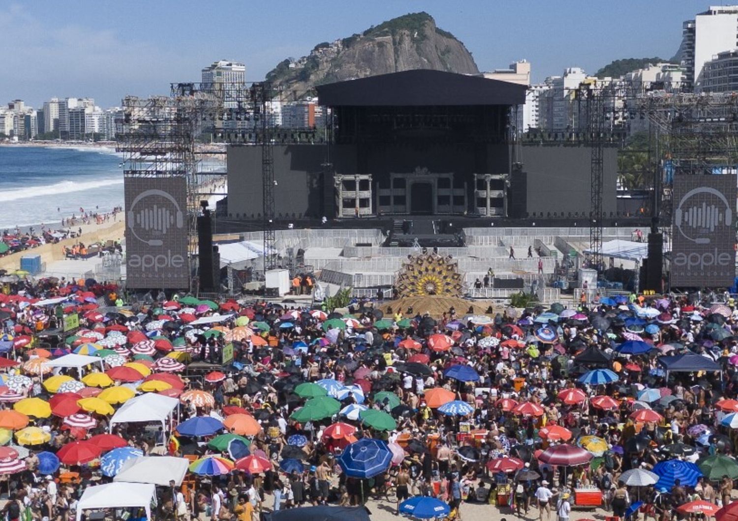 lady-gaga-incanta-copacabana-mega-concerto-gratuito-rio