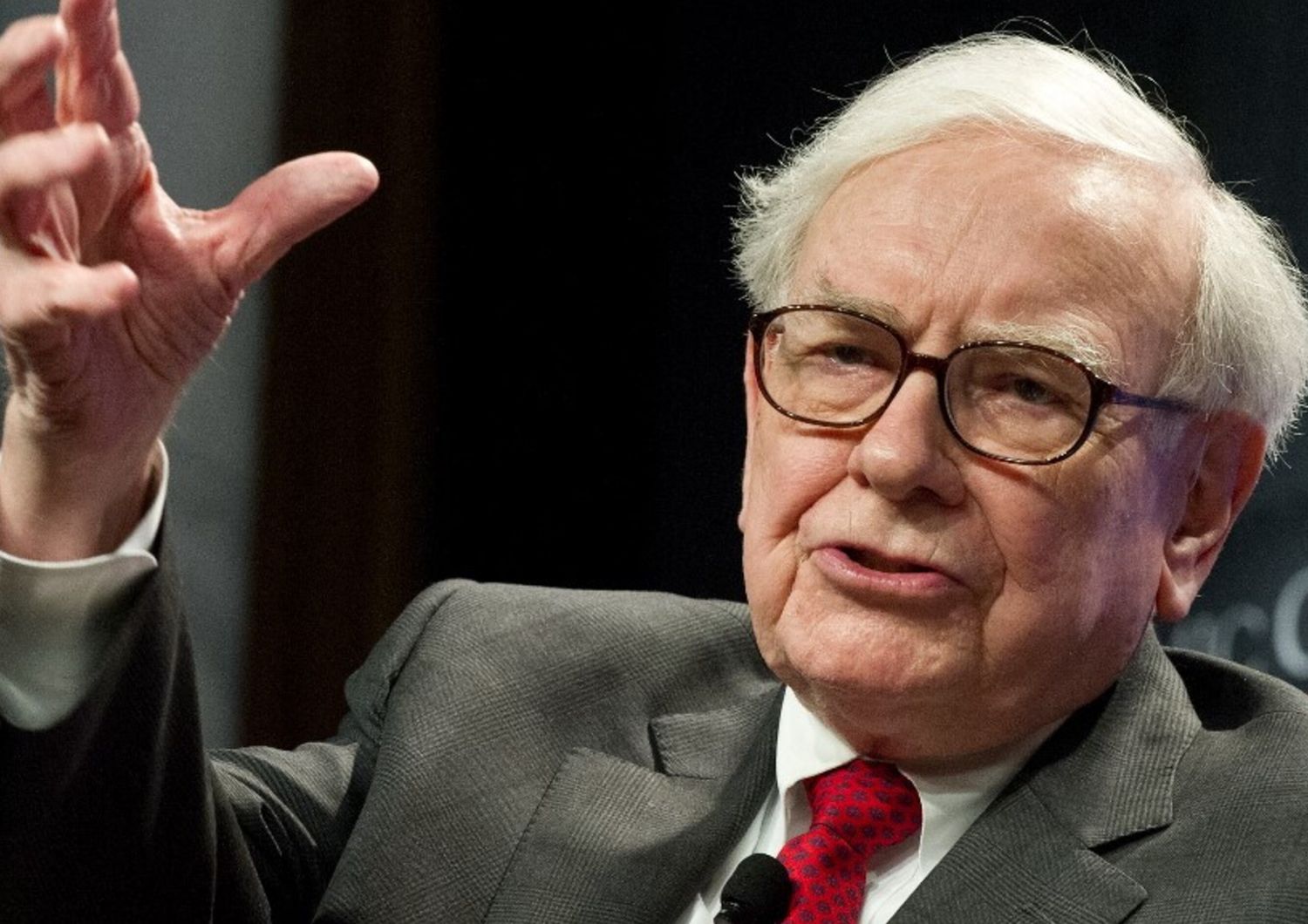 warren-buffett-lascia-guida-berkshire-hathaway-greg-abel