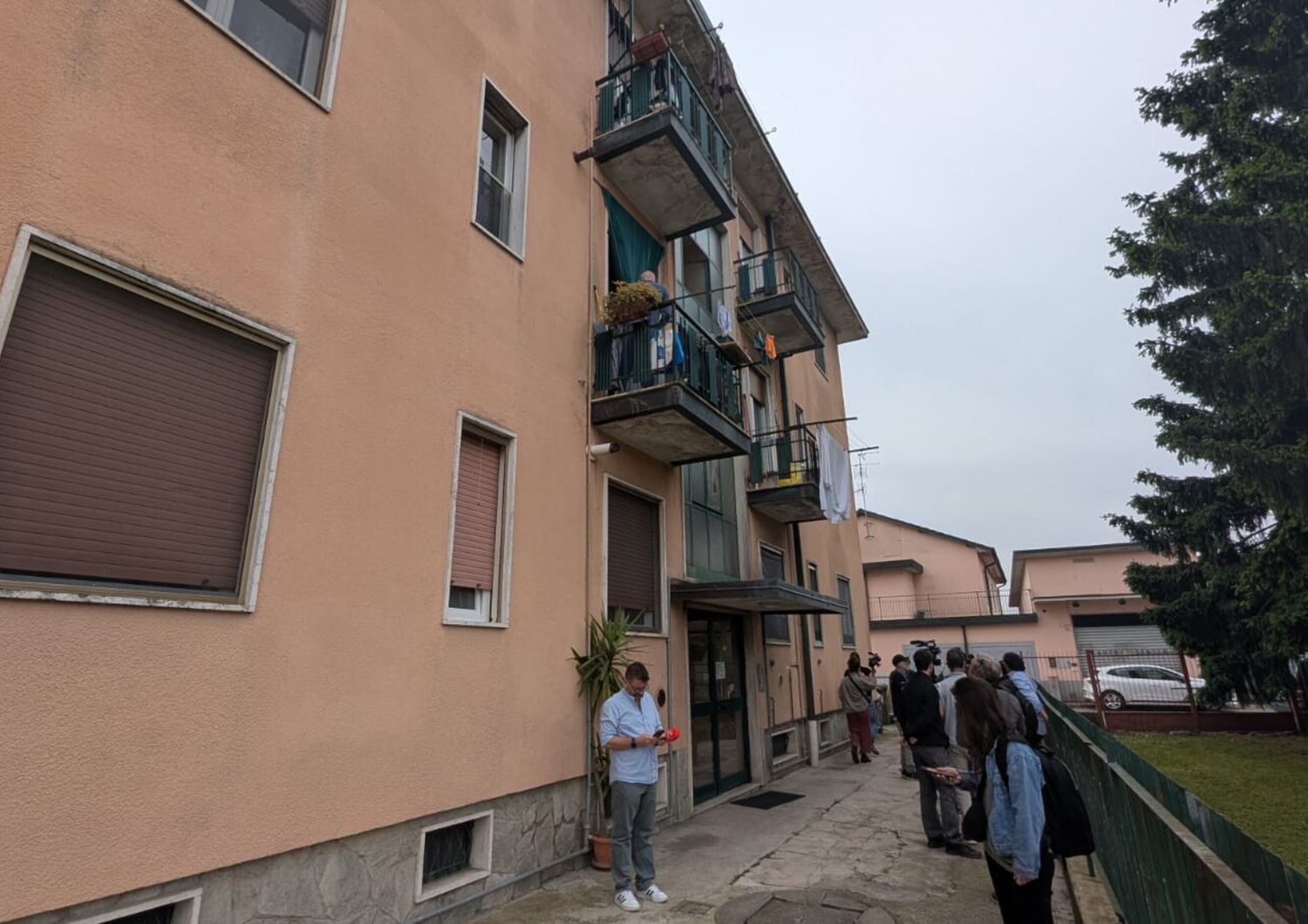 femminicidio milano ucciso mamma bimba padre