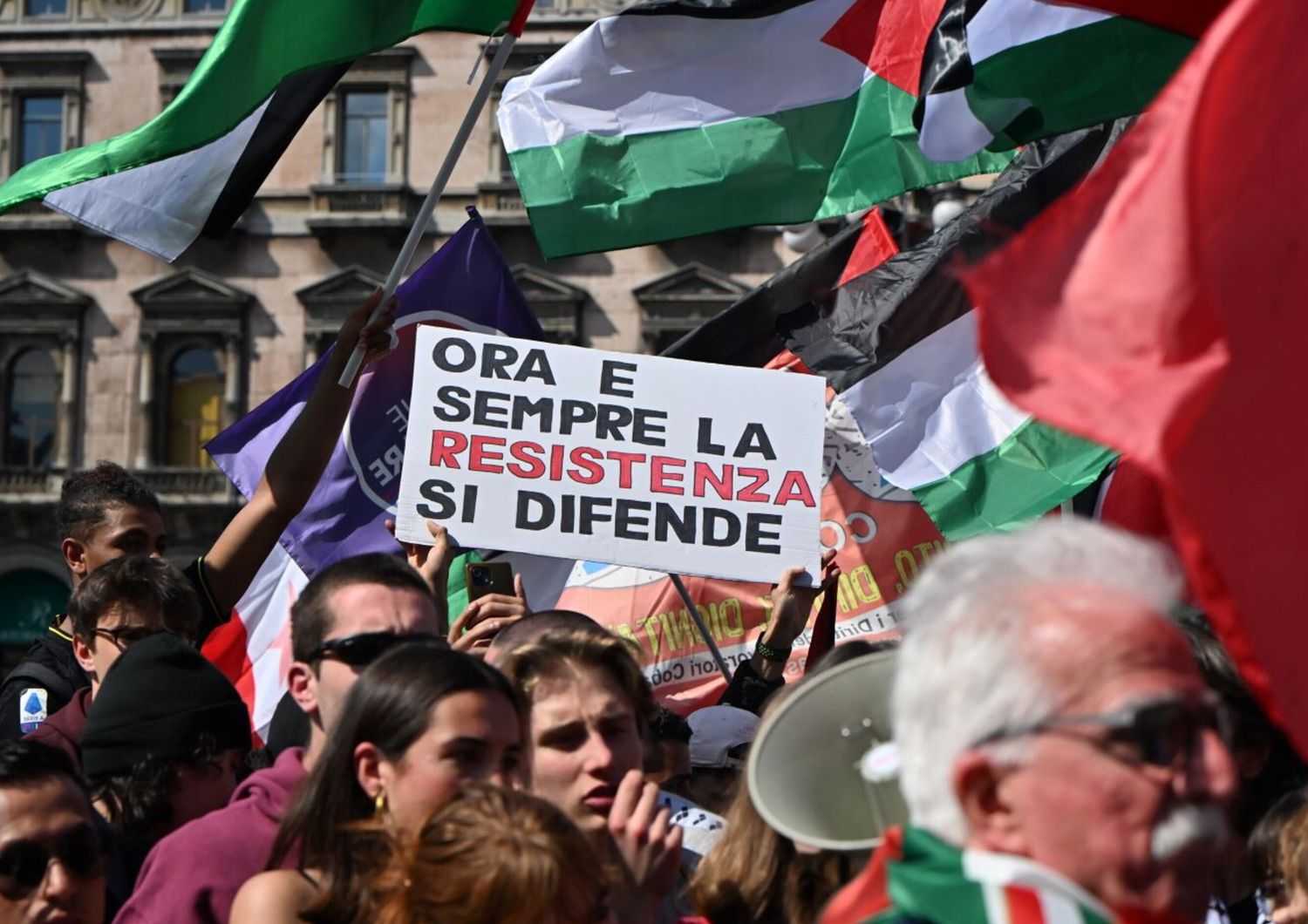 denunciati-mottola-bella-ciao-corteo-25-aprile