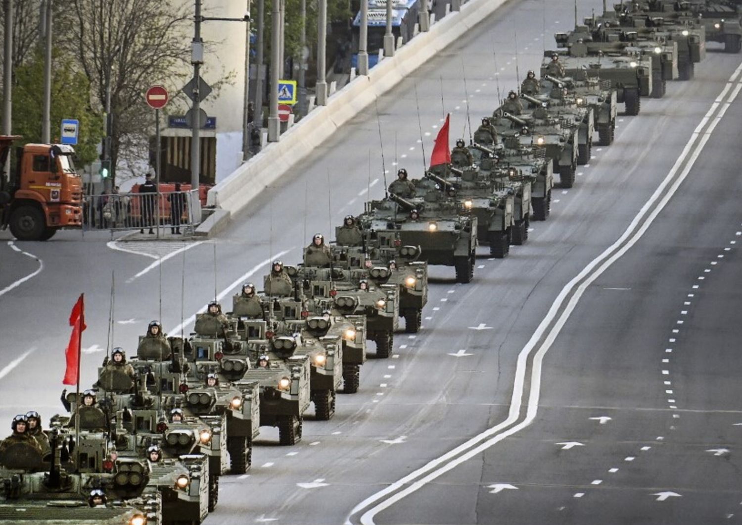 V-Day: Putin a Mosca con i leader anti-Occidente. Ecco le presenze europee