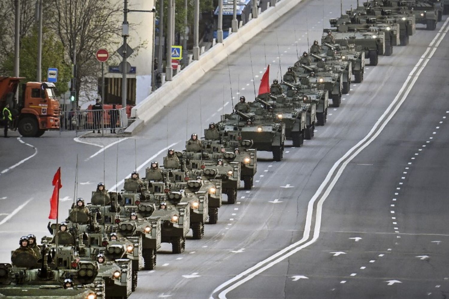 V-Day: Putin a Mosca con i leader anti-Occidente. Ecco le presenze europee