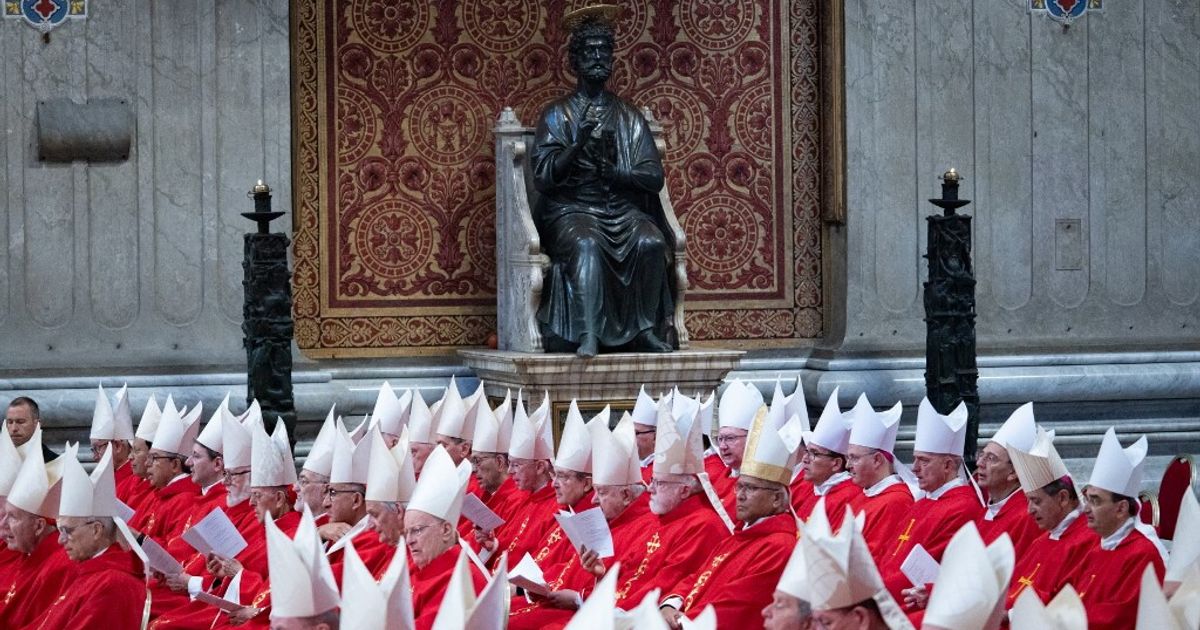 Conclave, da 3 a 14 fumate per eleggere i Papi dal 