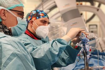 Ragazzo con cuore a met&agrave;, salvo grazie a un&#39;operazione innovativa