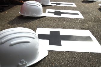 La manifestazione di Vercelli contro le morti sul lavoro