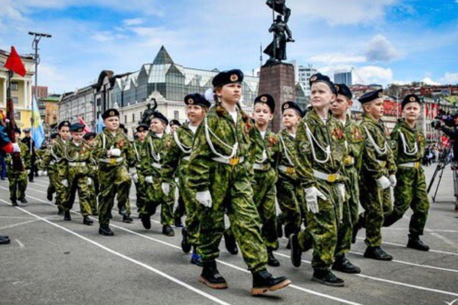 Giorno della Vittoria, nelle parate russe anche i bambini in divisa