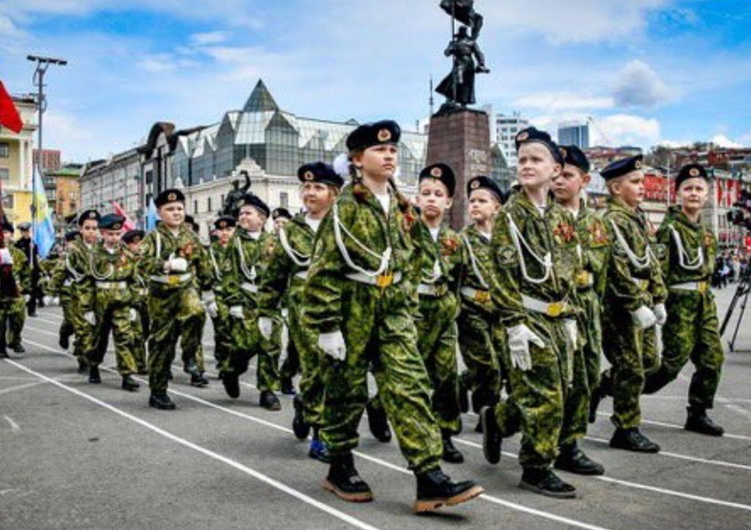 Giorno della Vittoria, nelle parate russe anche i bambini in divisa