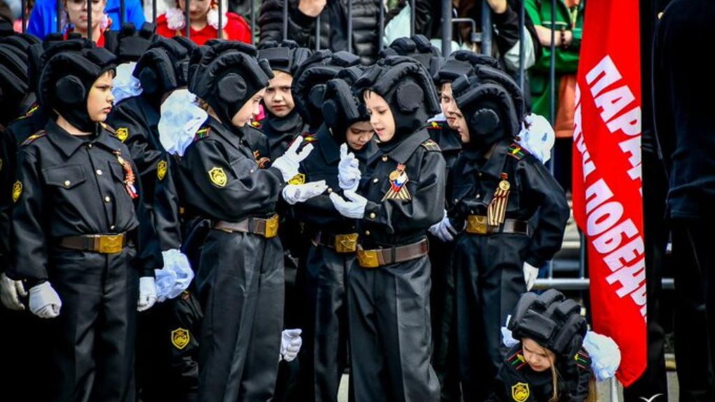 Giorno della Vittoria, nelle parate russe anche i bambini in divisa