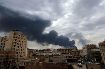 Israele bombarda lo Yemen