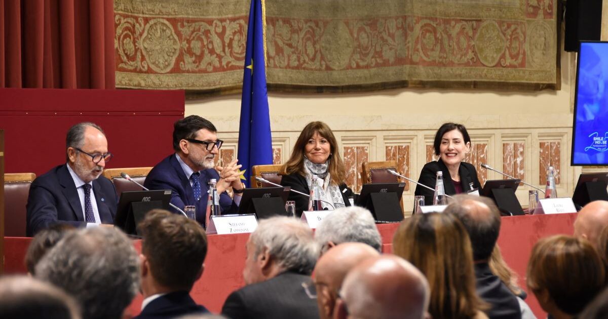 i 25 anni di smile house fondazione ets in un evento alla camera