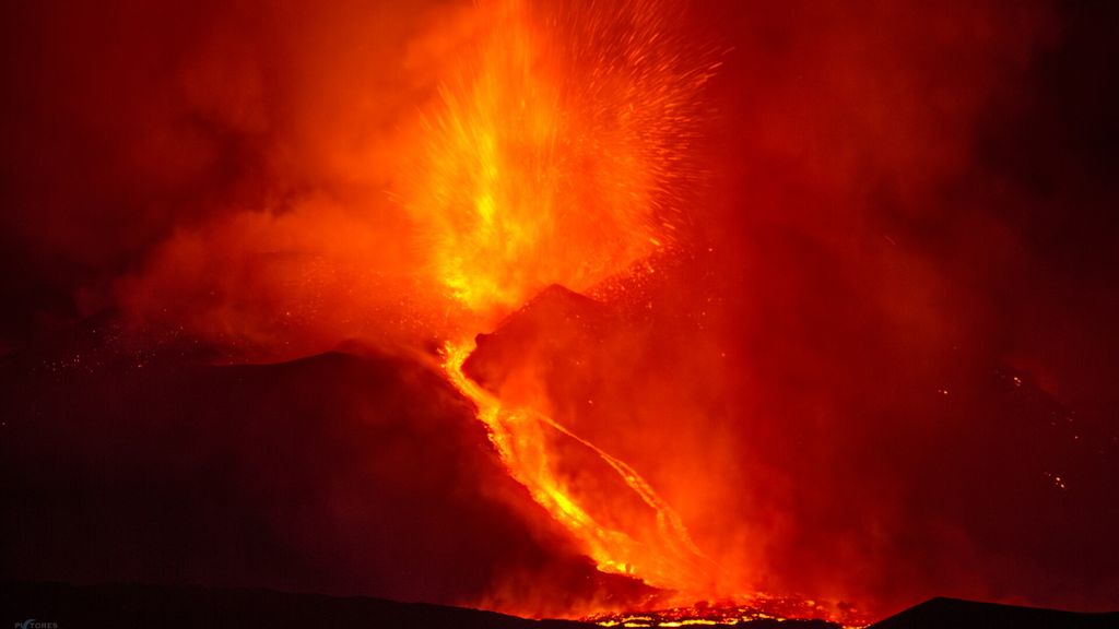 Una delle spettacolari immagini dell'Etna catturate dall'astrofotografo