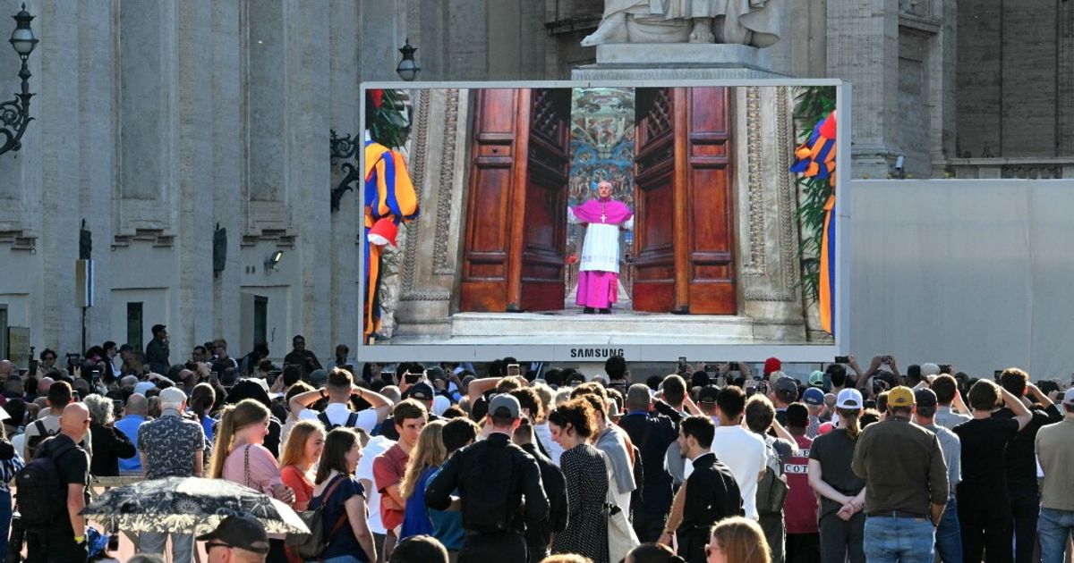 Al via il Conclave, la prima fumata intorno dopo le 19