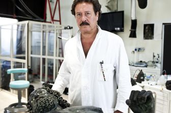 restauratore bronzi riace teoria trafugamento