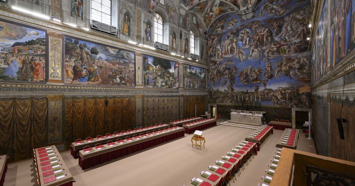I cardinali di nuovo nella Sistina, piazza San Pietro si va riempiendo