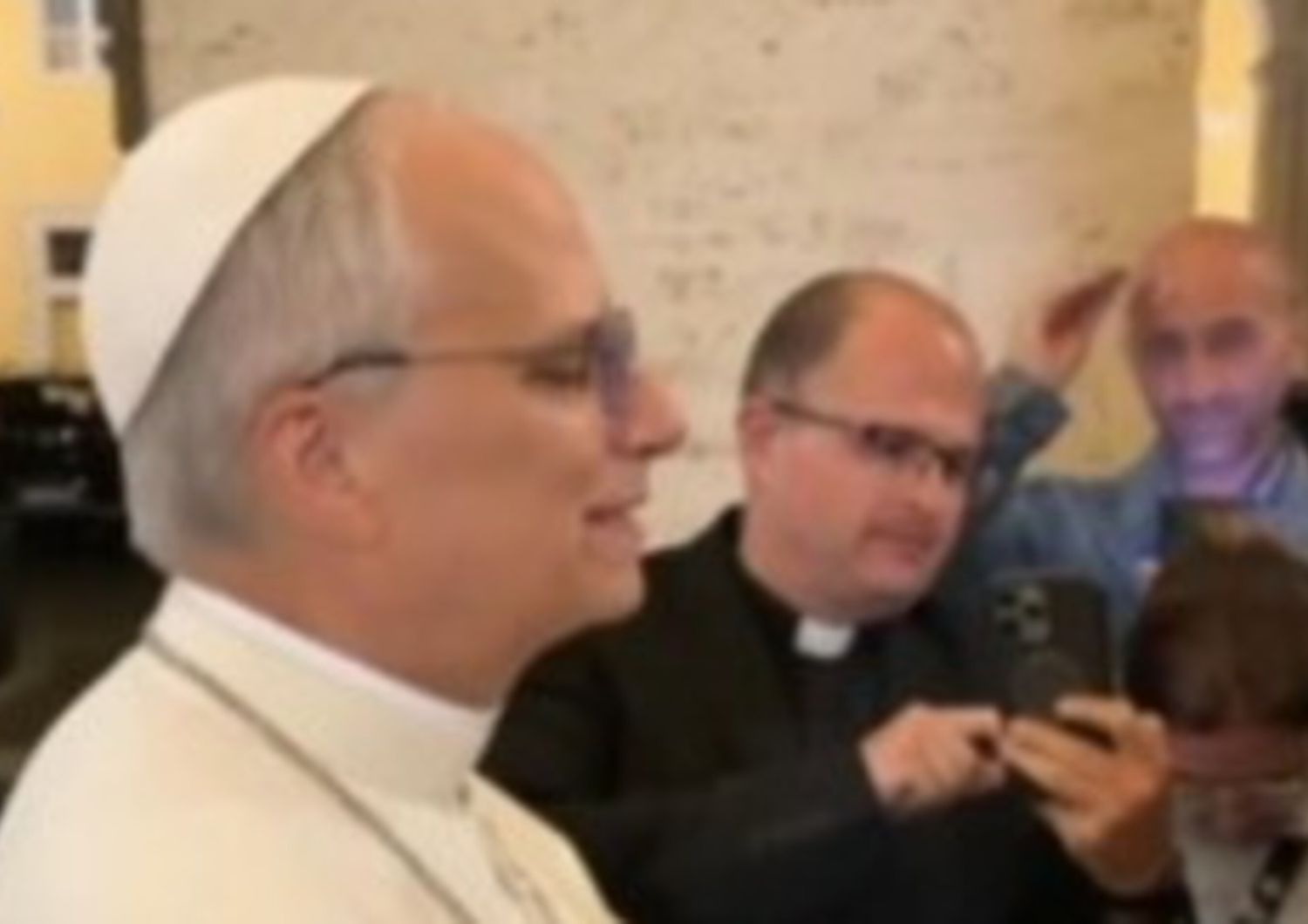 prima uscita sorpresa papa selfie