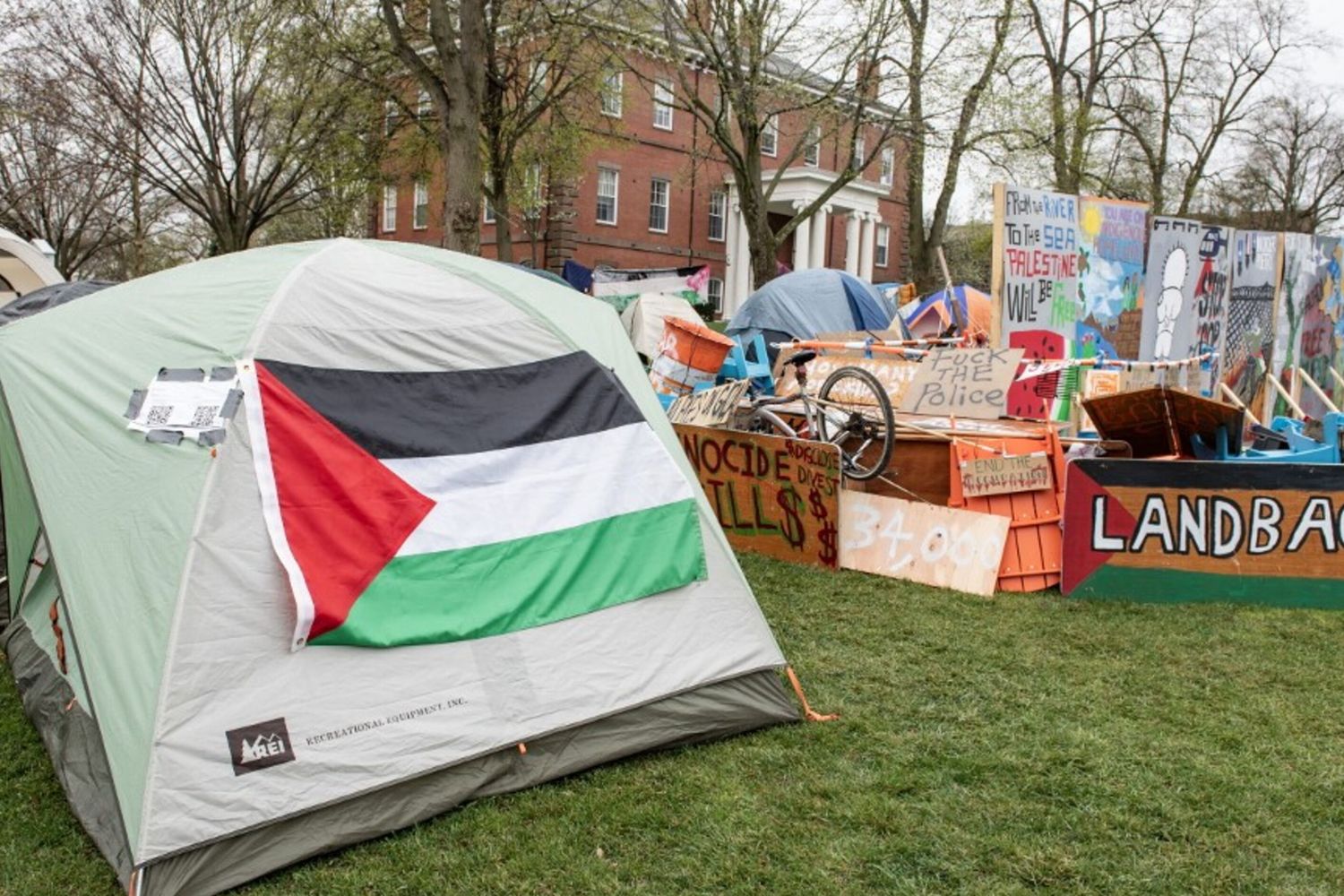 Studentessa arrestata polizia Trump