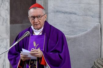 Parolin: "Capisco il tifo per me ma serve una diversa logica di fede e di Chiesa"