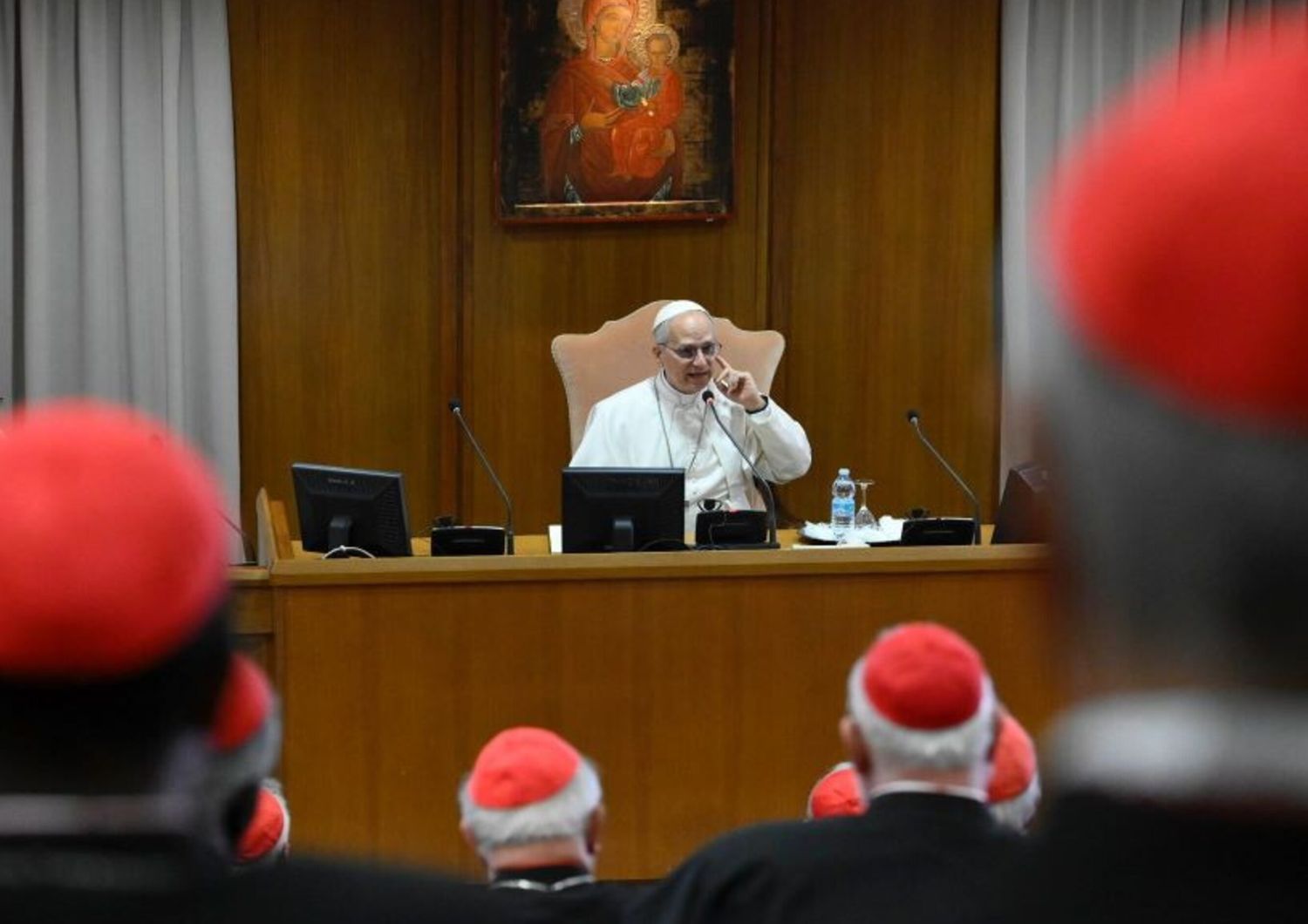 Il Papa ai cardinali: "Ecco perché ho scelto il nome Leone"