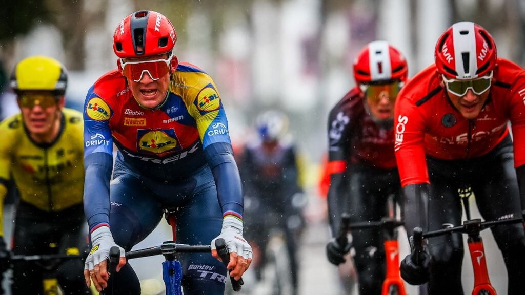 Giro d'Italia, Tarling vince la crono di Tirana. A Roglic la maglia rosa
