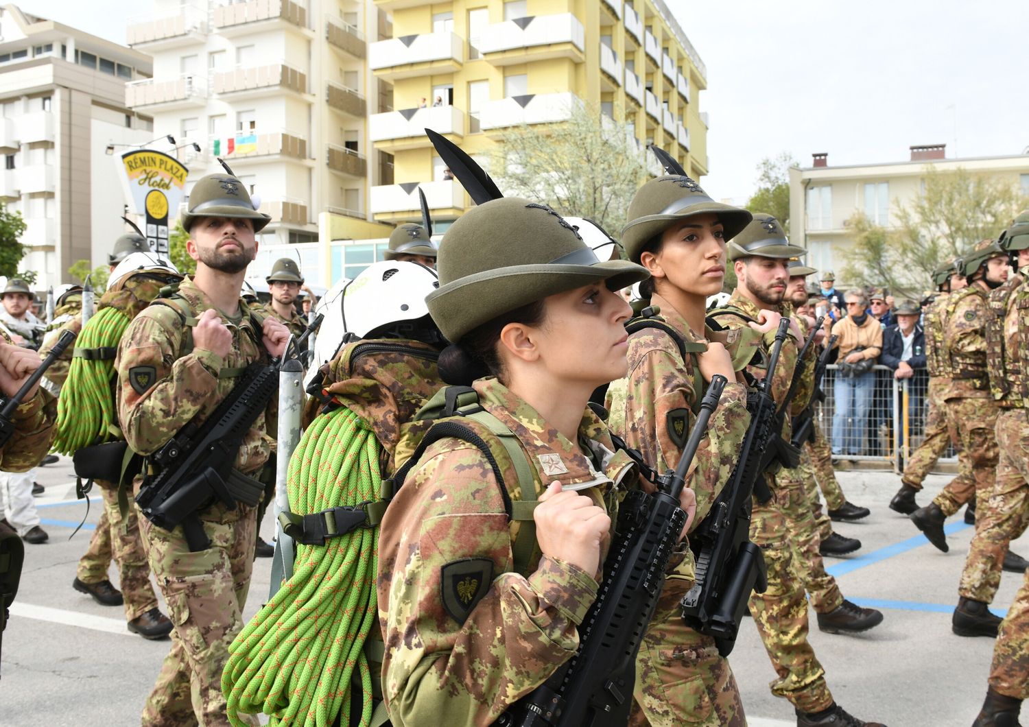 adunata-alpini-biella-polemica-faccetta-nera
