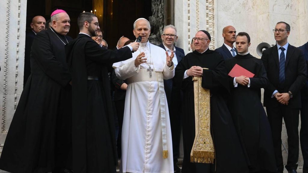 Il Papa a sorpresa prima a Genazzano poi sulla tomba di Francesco