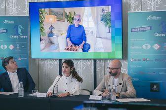 La Versilia celebra gli scacchi: Bocelli apre &#39;Chess Roads&#39; con l&#39;epica sfida Anand-Oro