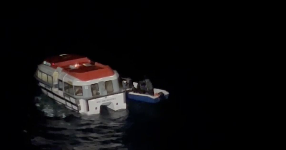 Una nave crociera di Msc ha salvato 16 migranti al largo di Cagliari