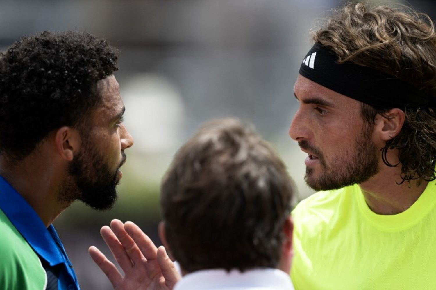 E' quasi rissa tra Fils e Tsitsipas, l'arbitro costretto a scendere dalla sedia