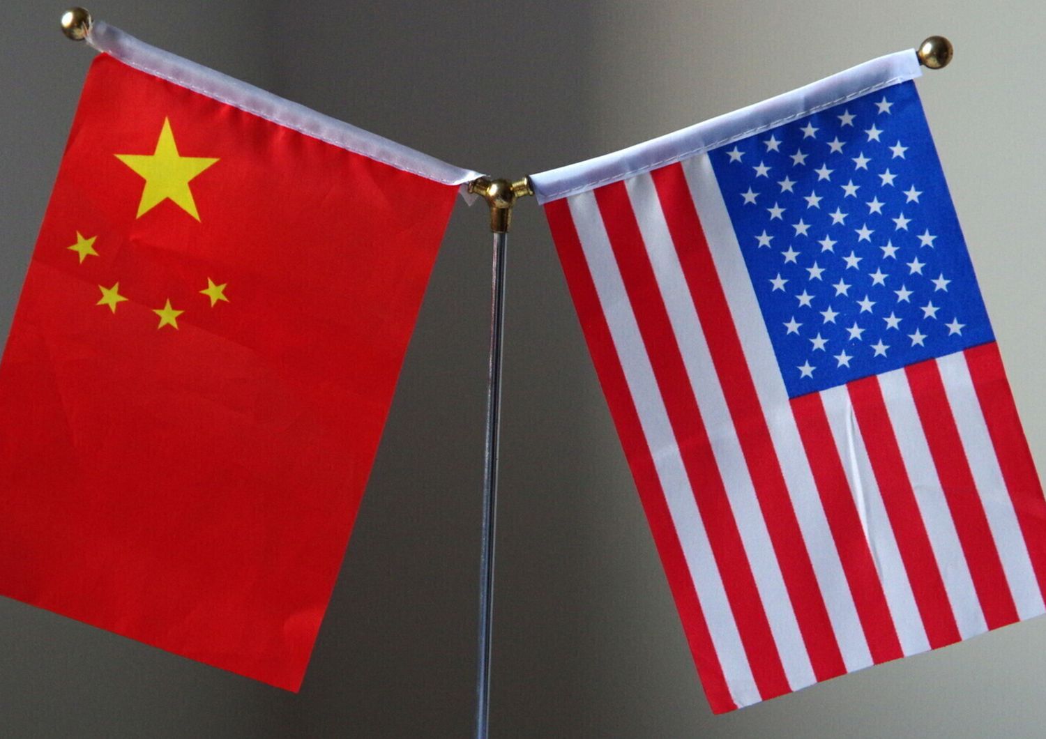 Il braccio di ferro continua: da domani dazi Usa del 104% alla Cina