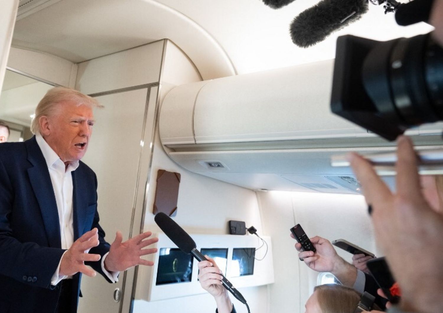 Trump e l'aereo di lusso dal Qatar
