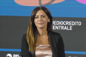 "La sua bocca puzza di tirannia", anchorman russo contro Pina Picierno
