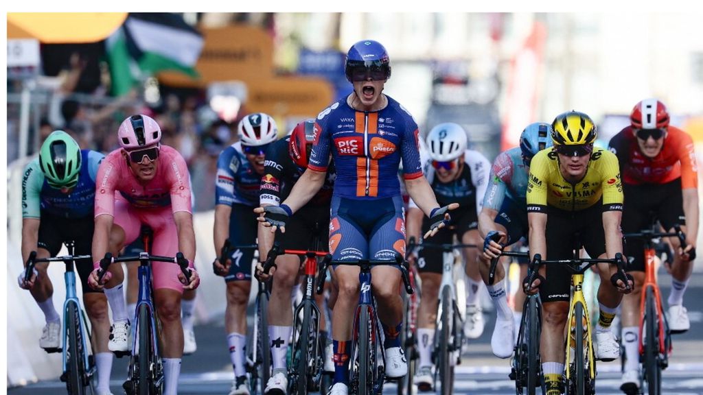 Giro d'Italia 2025, Van Uden vince la quarta tappa