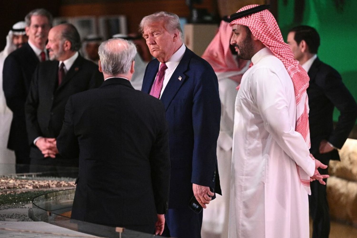 Fine delle sanzioni alla Siria, Trump star a Riad