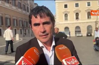 Fratoianni: Chi non ne può più del genocidio a Gaza appenda bandiera Palestina alla finestra