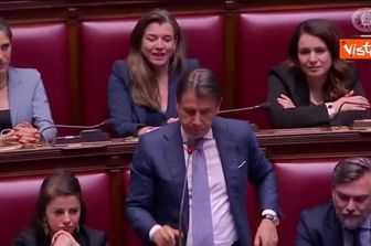 Conte a Meloni: Ha reazioni fanciullesche, noi abbiamo portato 209 mld, ci provi lei