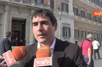 Fratoianni (Avs): "A chi non sopporta il massacro a Gaza chiediamo di esporre bandiere palestinesi"