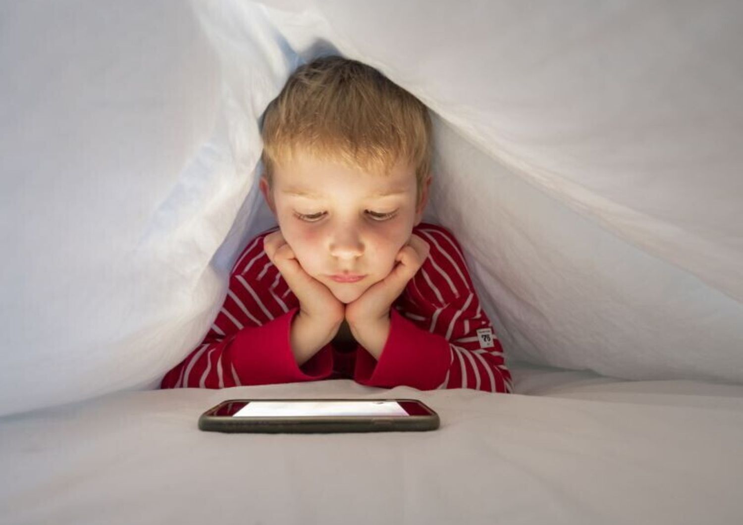Bambini, smarthphone, sonno